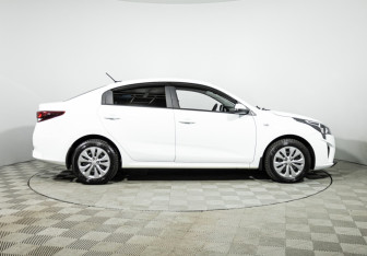 Подержанный автомобиль Kia Rio Sedan 2020 года (4 фото)