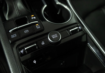 Подержанный автомобиль Kia K5 2021 года (19 фото)