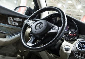 Подержанный автомобиль Mercedes-Benz GLC Coupe 2018 года (27 фото)