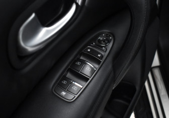 Подержанный автомобиль Infiniti QX80 2014 года (10 фото)
