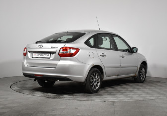 Подержанный автомобиль LADA (ВАЗ) Granta Liftback 2015 года (5 фото)
