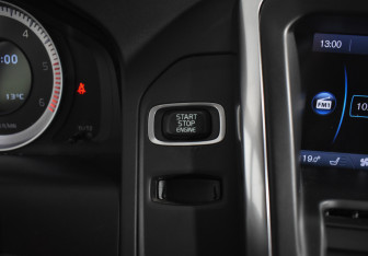 Подержанный автомобиль Volvo XC60 2012 года (17 фото)