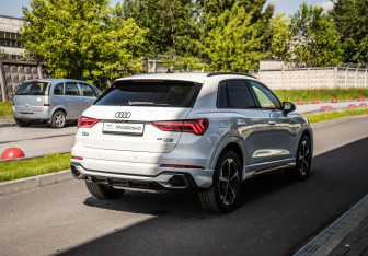 Подержанный автомобиль Audi Q3 2025 года (6 фото)