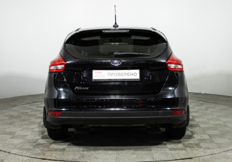 Подержанный автомобиль Ford Focus Hatchback 2018 года (6 фото)