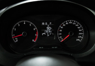 Подержанный автомобиль Volkswagen Polo Sedan 2014 года (12 фото)