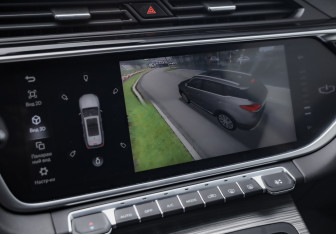 Подержанный автомобиль Geely Atlas Pro 2021 года (17 фото)