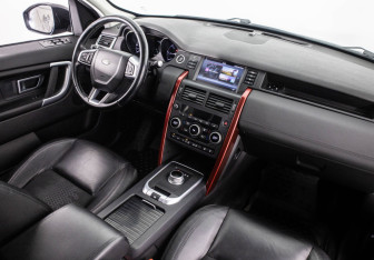 Подержанный автомобиль Land Rover Discovery Sport 2016 года (16 фото)