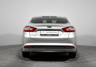 Подержанный автомобиль Ford Mondeo Sedan 2015 года (6 фото)