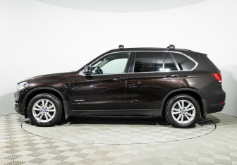 Подержанный автомобиль BMW X5 2015 года (8 фото)