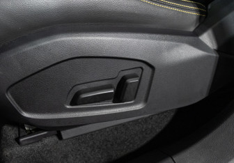 Подержанный автомобиль FAW Bestune T77 2024 года (17 фото)