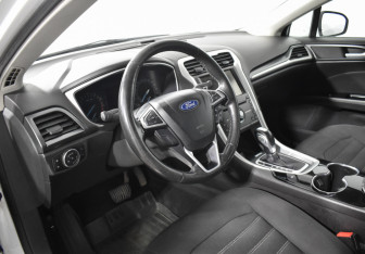 Подержанный автомобиль Ford Mondeo Sedan 2015 года (9 фото)