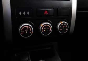 Подержанный автомобиль Nissan X-Trail 2012 года (13 фото)