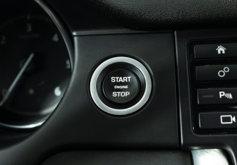 Подержанный автомобиль Land Rover Discovery Sport 2017 года (17 фото)