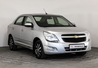 Подержанный автомобиль Chevrolet Cobalt Sedan 2013 года (3 фото)