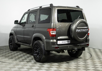 Подержанный автомобиль УАЗ Patriot 2018 года (7 фото)
