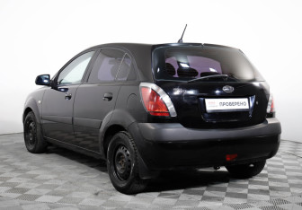 Подержанный автомобиль Kia Rio Hatchback 2007 года (7 фото)
