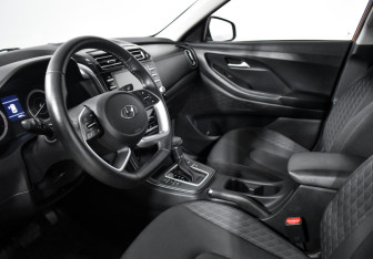 Подержанный автомобиль Hyundai Creta 2021 года (9 фото)