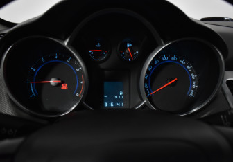 Подержанный автомобиль Chevrolet Cruze Hatchback 2012 года (13 фото)