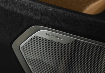 Подержанный автомобиль Hongqi HQ9 2022 года (28 фото)