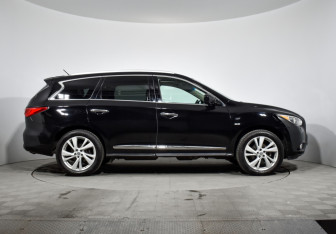 Подержанный автомобиль Infiniti QX60 2014 года (4 фото)