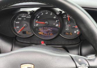 Подержанный автомобиль Porsche Boxster 2004 года (25 фото)
