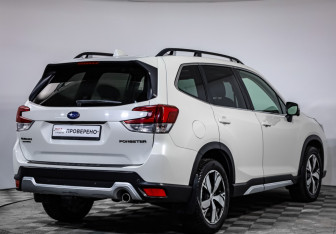 Подержанный автомобиль Subaru Forester Suv 2018 года (5 фото)