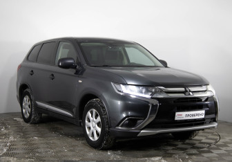 Подержанный автомобиль Mitsubishi Outlander 2018 года (3 фото)
