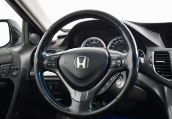 Подержанный автомобиль Honda Accord Sedan 2011 года (15 фото)