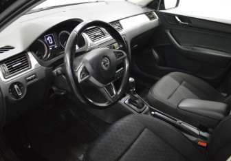 Подержанный автомобиль Skoda Rapid Liftback 2016 года (10 фото)