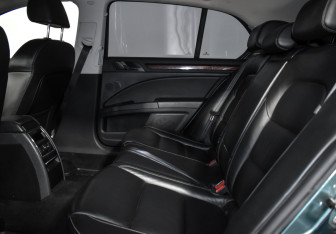 Подержанный автомобиль Skoda Superb Liftback 2013 года (13 фото)