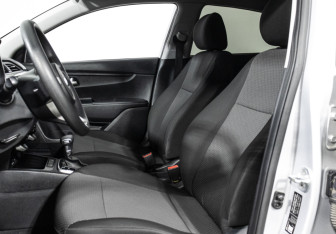 Подержанный автомобиль Kia Rio Sedan 2021 года (16 фото)