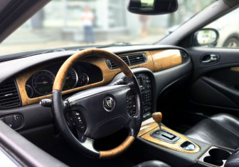 Подержанный автомобиль Jaguar S-Type 2007 года (12 фото)