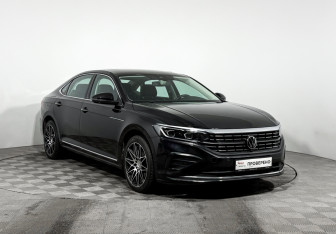 Подержанный автомобиль Volkswagen Passat Sedan 2023 года (3 фото)