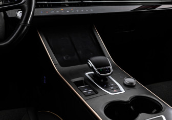 Подержанный автомобиль Omoda C5 2023 года (15 фото)