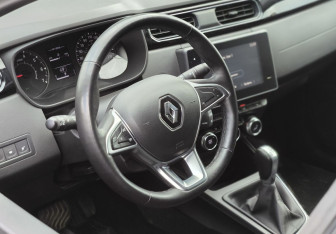 Подержанный автомобиль Renault Arkana 2019 года (12 фото)