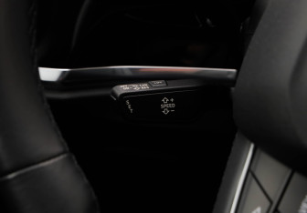 Подержанный автомобиль Audi Q3 2020 года (24 фото)