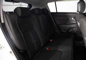 Подержанный автомобиль Kia Sportage 2011 года (13 фото)