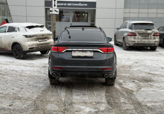 Подержанный автомобиль Geely Tugella 2023 года (5 фото)