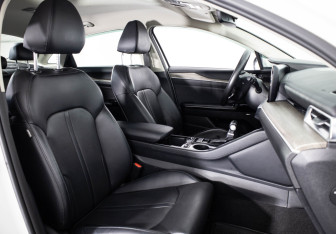 Подержанный автомобиль Kia K5 2022 года (12 фото)