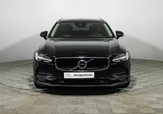 Подержанный автомобиль Volvo V90 2020 года (2 фото)