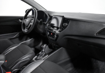 Подержанный автомобиль Hyundai Solaris Sedan 2022 года (13 фото)