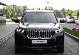 Подержанный автомобиль BMW X1 2024 года (4 фото)
