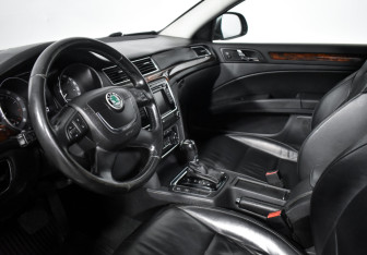 Подержанный автомобиль Skoda Superb Liftback 2013 года (9 фото)