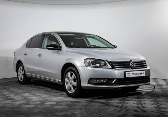 Подержанный автомобиль Volkswagen Passat Sedan 2012 года (3 фото)