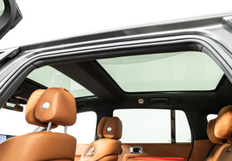 Подержанный автомобиль LiXiang L7 2024 года (15 фото)