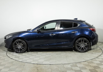 Подержанный автомобиль Mazda 3 Hatchback 2014 года (8 фото)