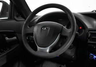 Подержанный автомобиль LADA (ВАЗ) Priora Sedan 2017 года (18 фото)