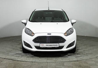 Подержанный автомобиль Ford Fiesta Hatchback 2016 года (2 фото)