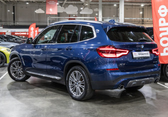 Подержанный автомобиль BMW X3 2020 года (10 фото)