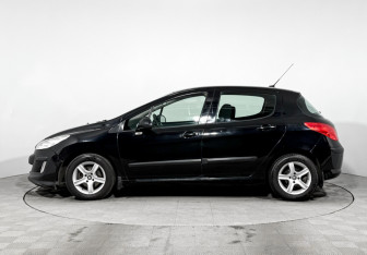 Подержанный автомобиль Peugeot 308 Hatchback 2010 года (8 фото)